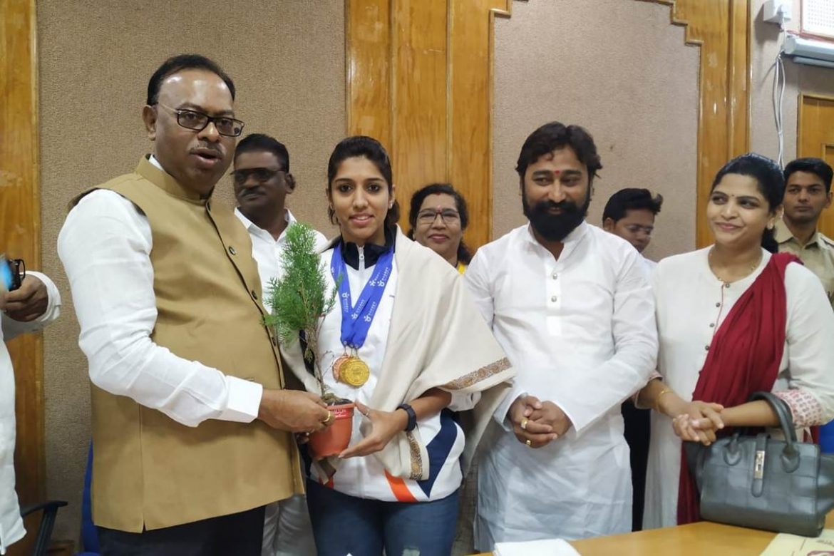 Yoga Player Dhanshree Lekurwale Honoured 