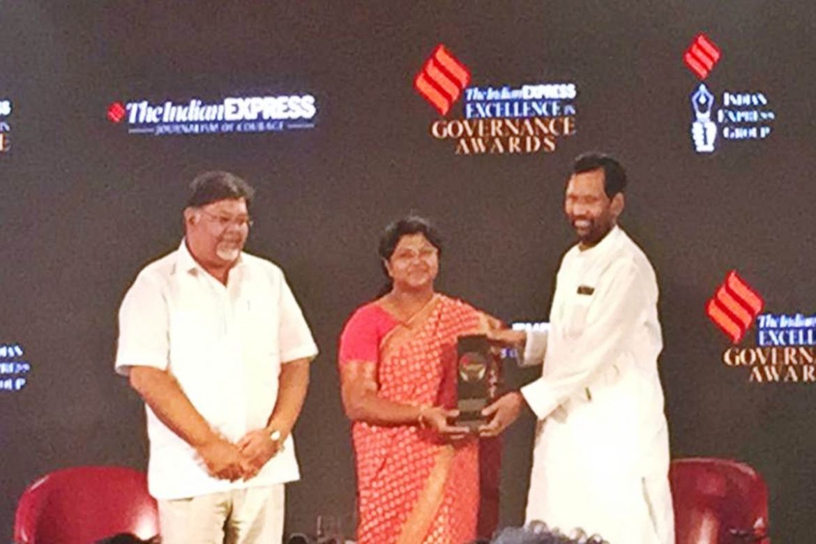 Dr Madhavi Khode honoured with “Excellence in Governance“ Award