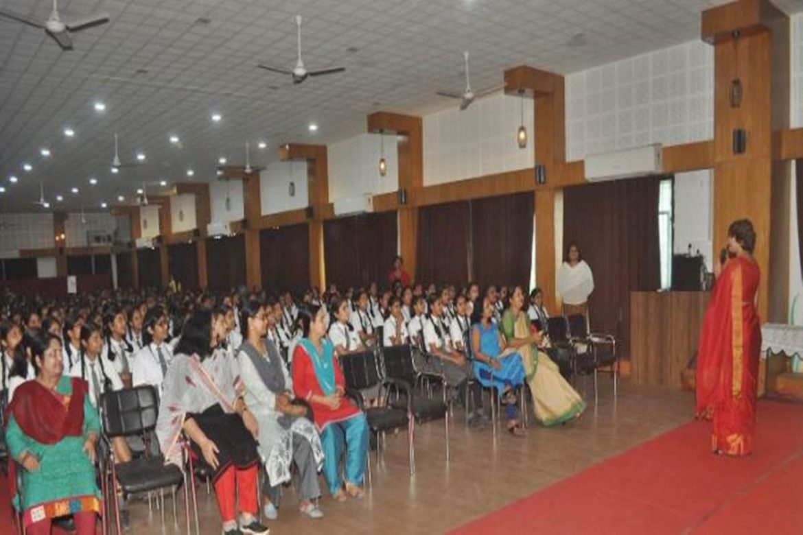 Workshop on Personal Hygiene during Adolscence for Girls | Nagpur News