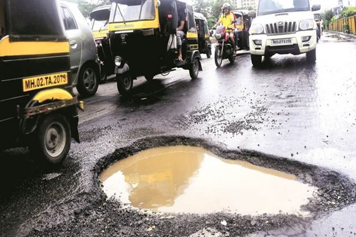 Need of the hour: NMC covers 1294 potholes in September | Nagpur News