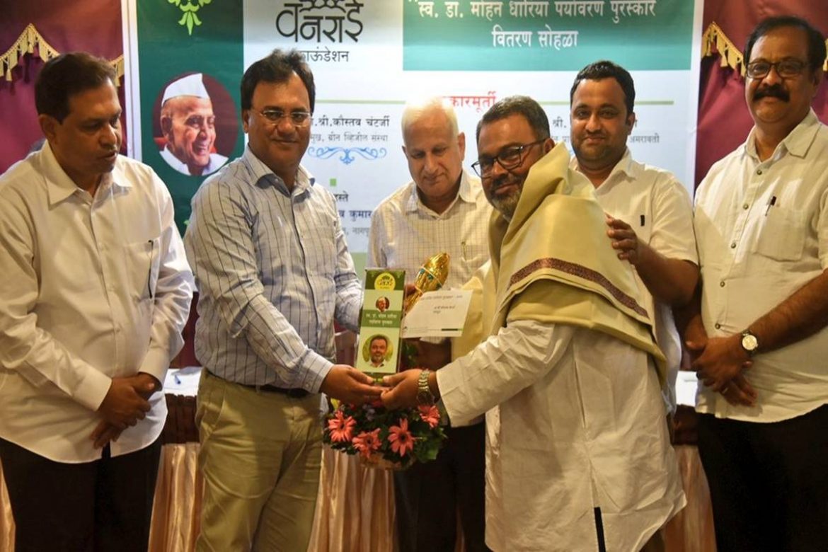 Kaustav Chatterjee Honored with Dr. Mohan Dharia Paryavaran Puraskar