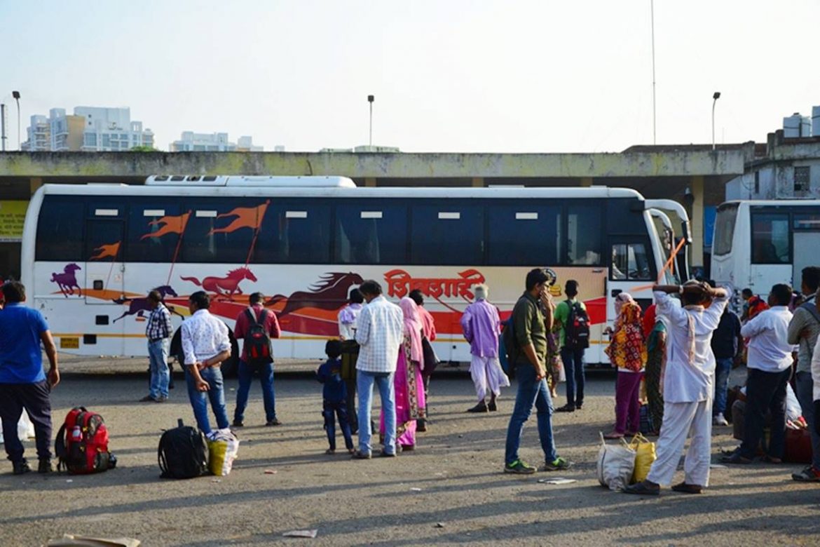 Festive Season, City Bus Stands Witness Rush | Nagpur City News