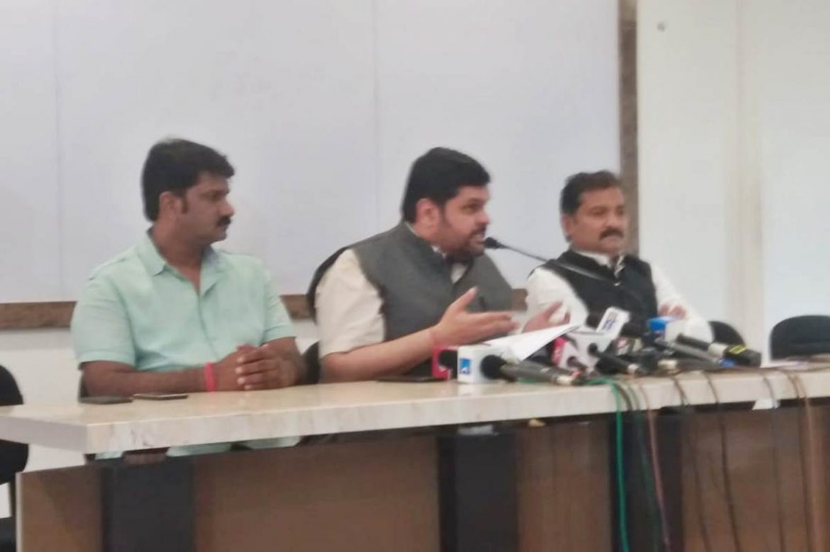 AICC Spokesman Vallabh Blames Govt for Collapse of Economy