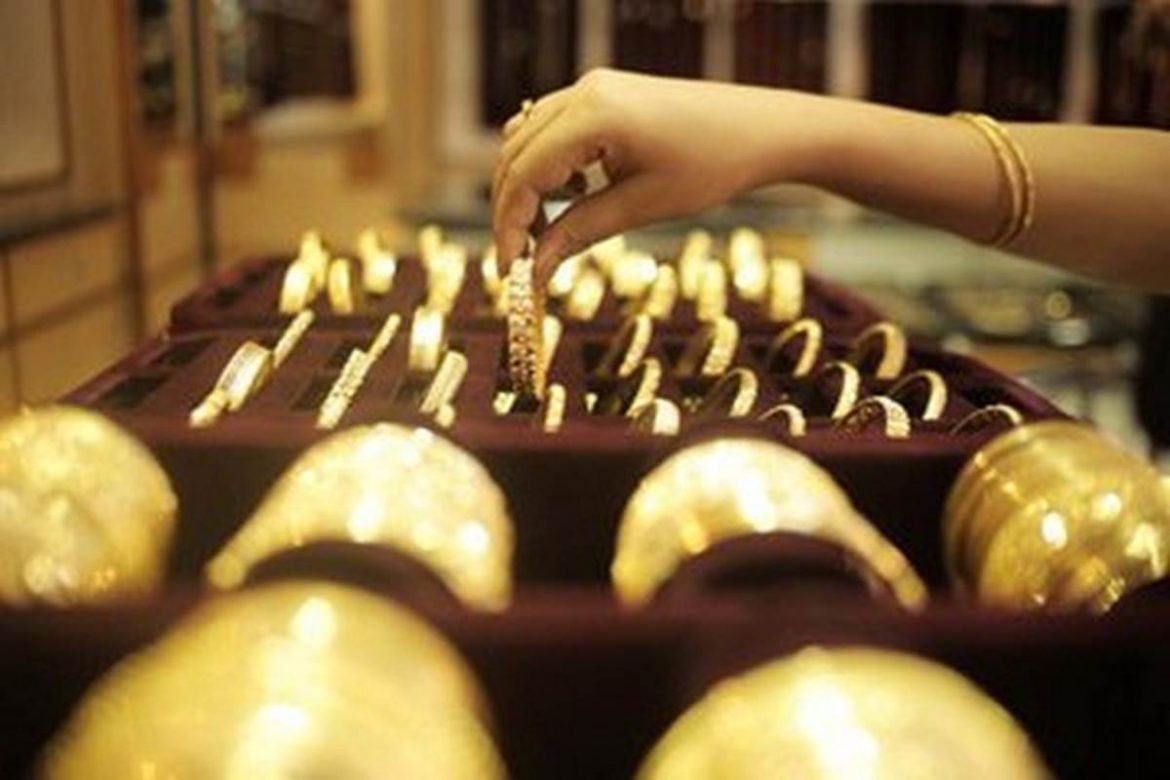 Jewellery stocks trade lower on Dhanteras, PC Jeweller drops by 5.6 pc