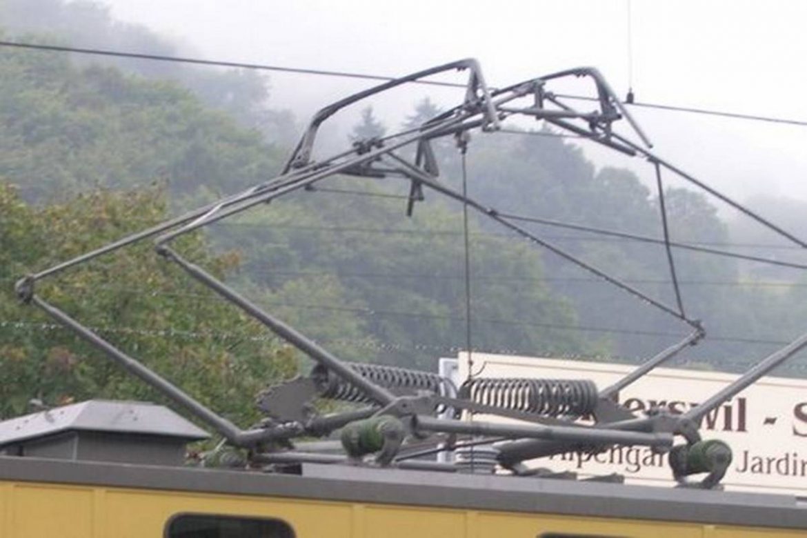 Maharashtra: Heavy Smoke Detected in Pantograph at Vashi Station