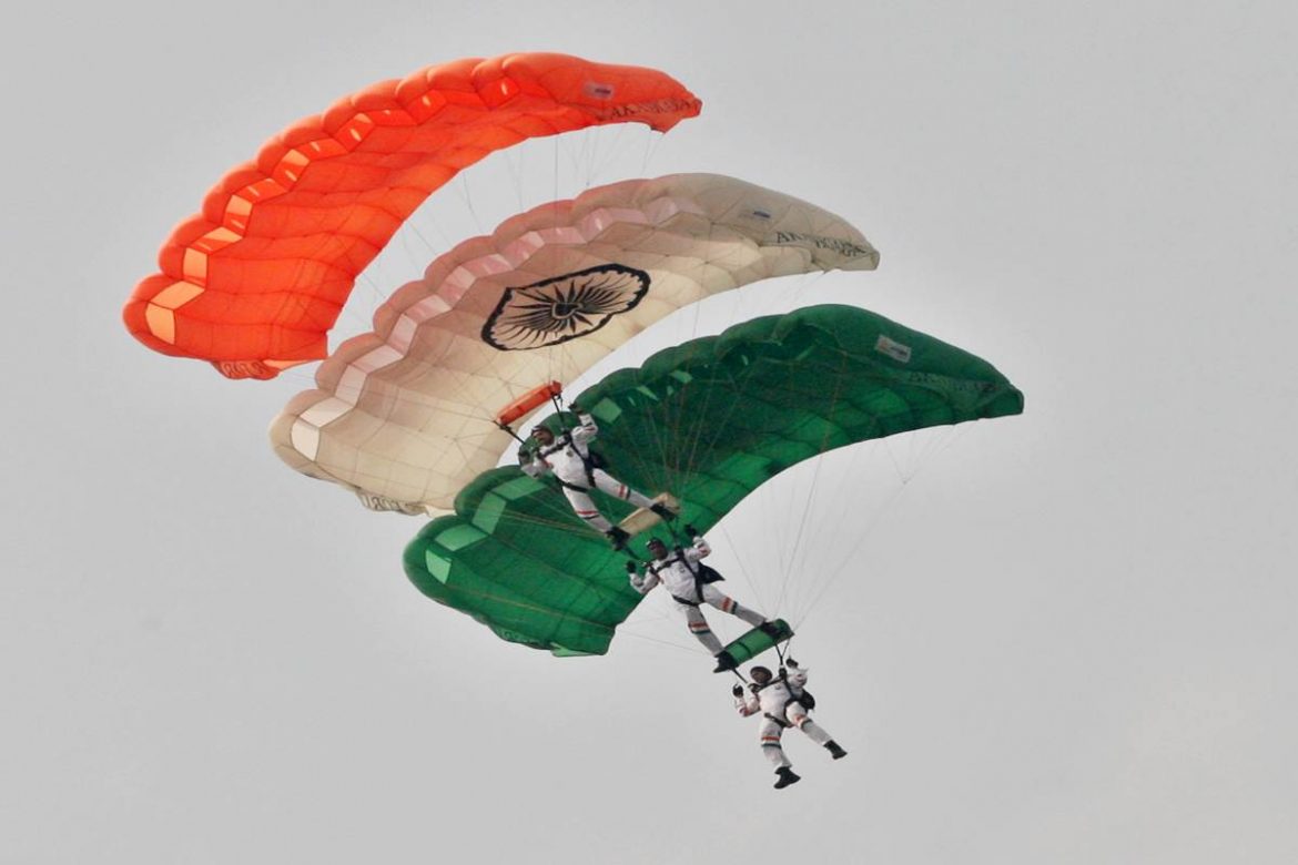 Parajumpers of Akash Ganga Exhibit Their Skills | Nagpur City News