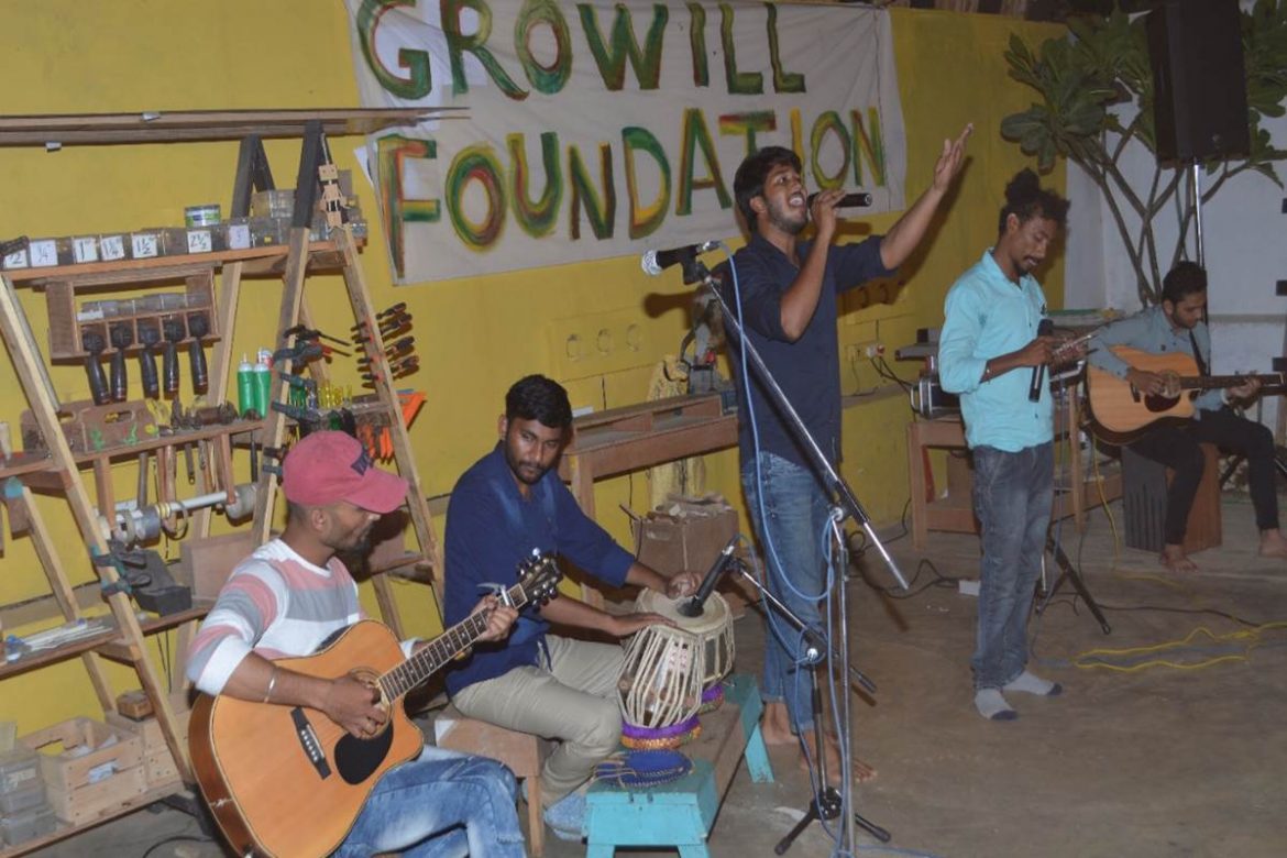 Darakht 1.0 an Open Mic Session Ongoing Climate Crisis | Nagpur News
