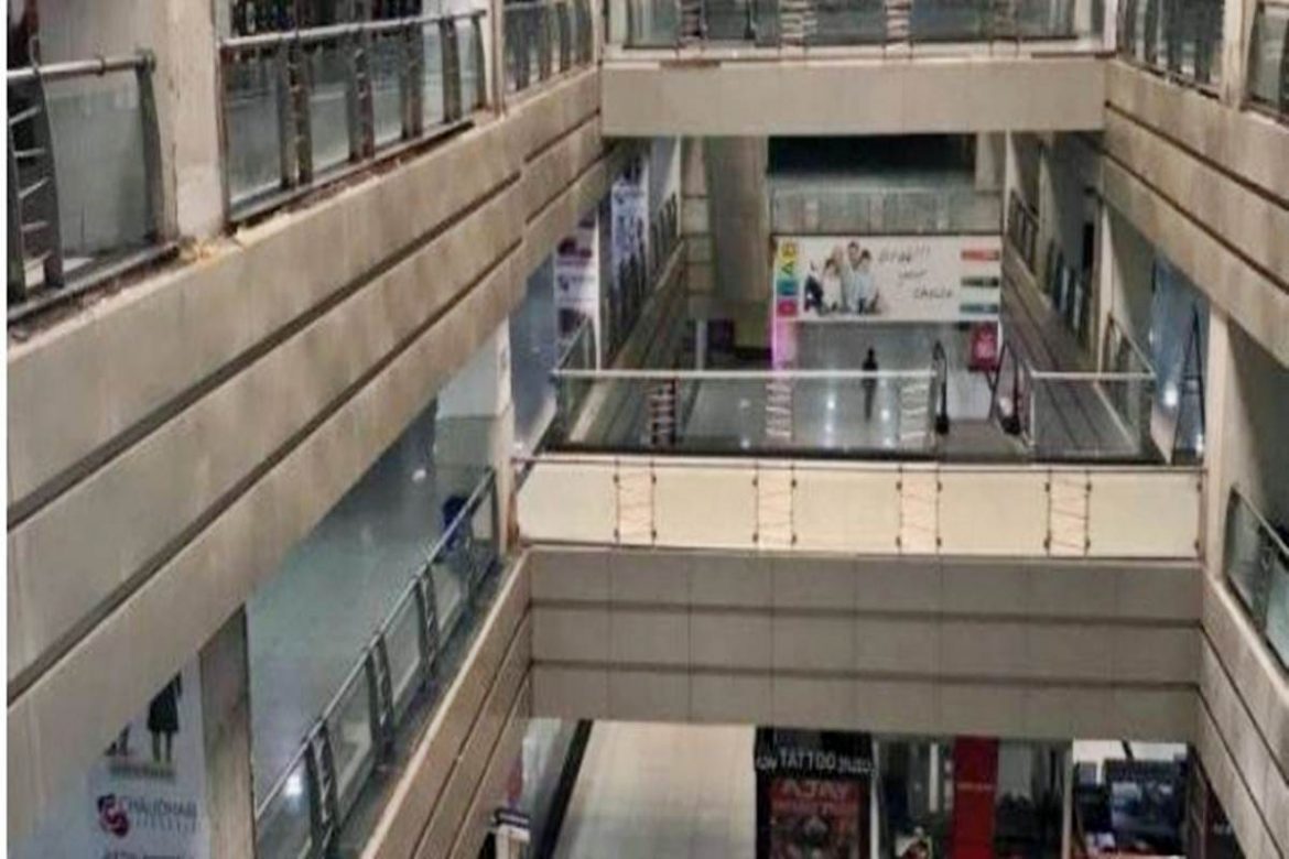 Girl Critically Injured After Falling from 3rd Floor of Empress Mall