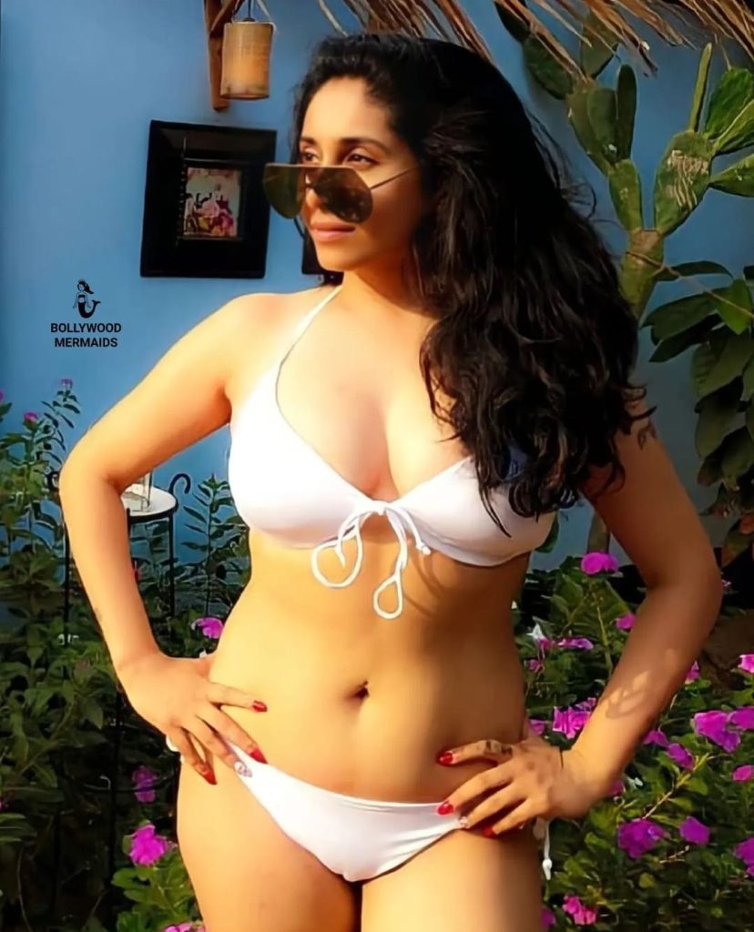 In These Stunning Vacation Photos Neha Bhasin Casts A Spell With Her Bikini Looks The Live Nagpur 