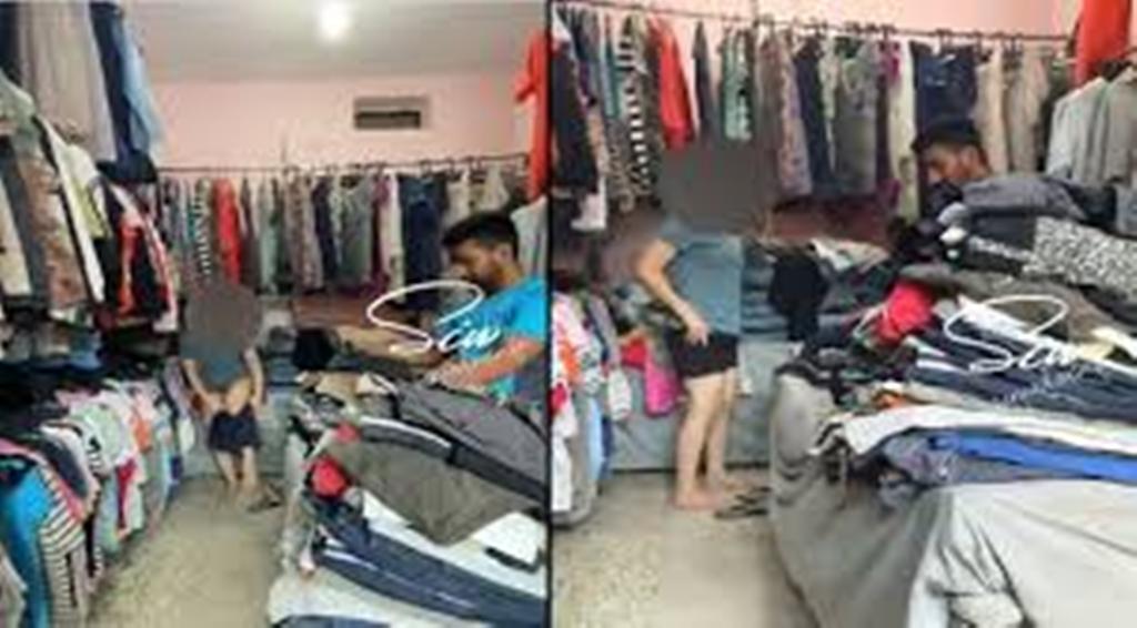 दिल्ली में दुकानदार के सामने महिला ने की ऐसी हरकत, सोशल मीडिया पर वायरल हुआ वीडियो

Woman did such a thing in front of a shopkeeper in Delhi, video went viral on social media Changing Room 