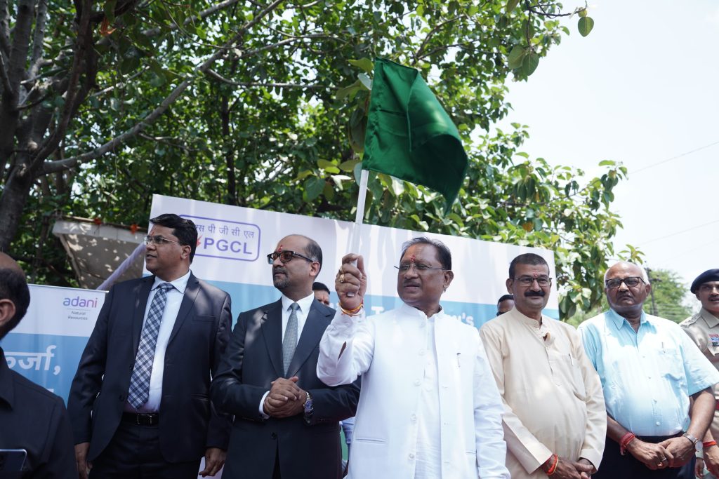 Adani Group Launches India's First Hydrogen Fuel Cell Truck for Sustainable Logistics